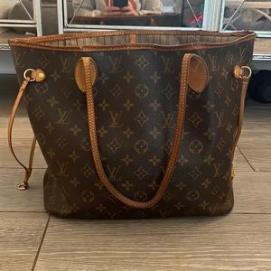 Louis Vuitton neverfull bag